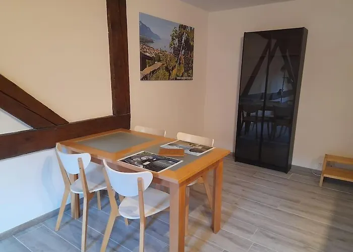 Studio Mansarde Chez Un Vigneron Au Village Au 3Eme Etage Sans Ascenseur