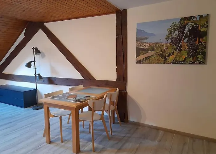Studio Mansarde Chez Un Vigneron Au Village Au 3Eme Etage Sans Ascenseur