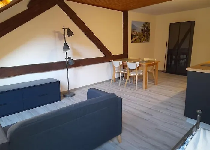 Studio Mansarde Chez Un Vigneron Au Village Au 3Eme Etage Sans Ascenseur